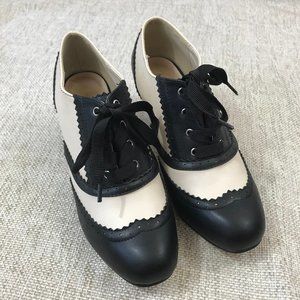 Modcloth Graham Street Black & Cream Oxford Heels